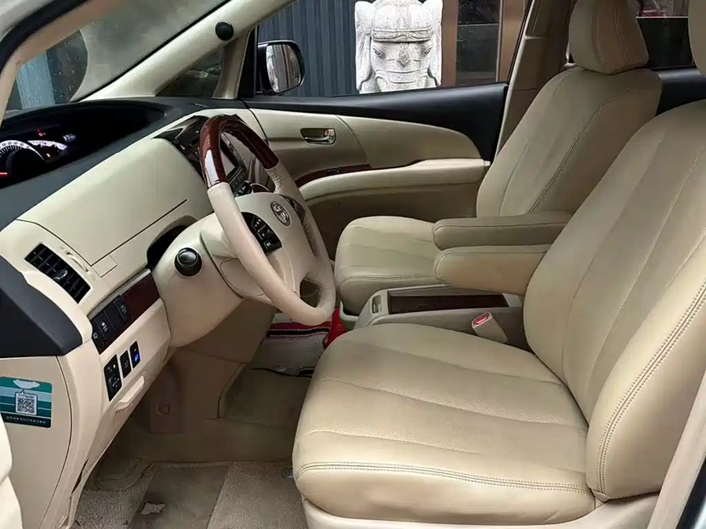 Toyota Previa — миниатюра 17