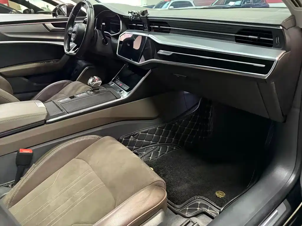 Audi A7L — миниатюра 20