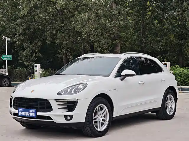 PORSCHE MACAN 2018