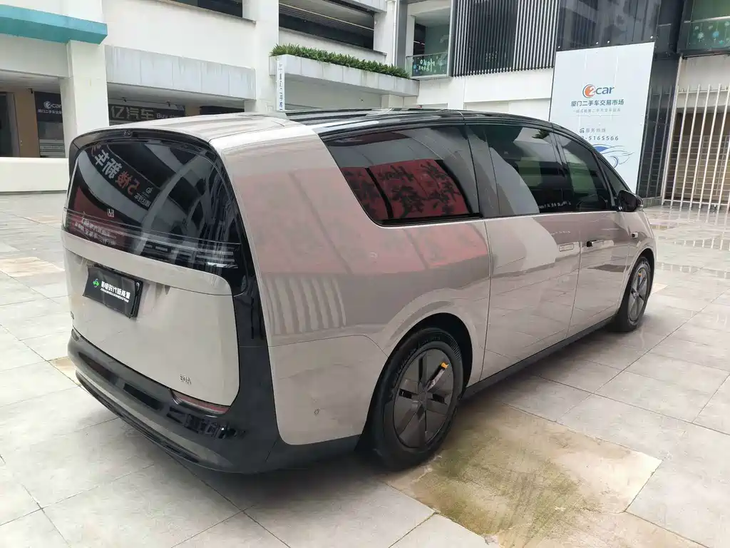 Li Auto Li MEGA — миниатюра 9