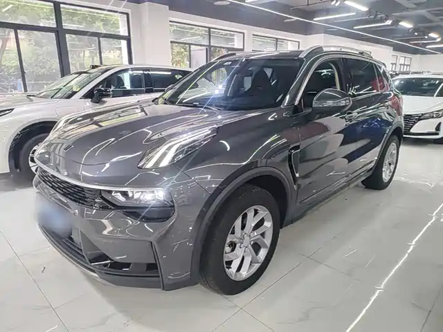 Lynk & Co 01
