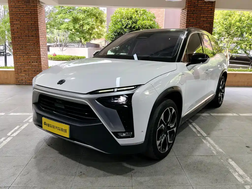 NIO ES8