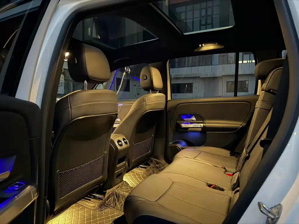 Mercedes-Benz GLB — миниатюра 9