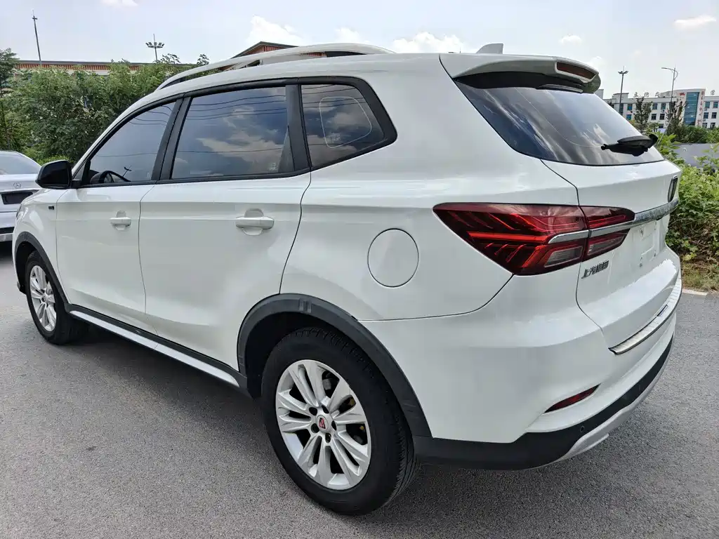 Roewe RX5 — миниатюра 4