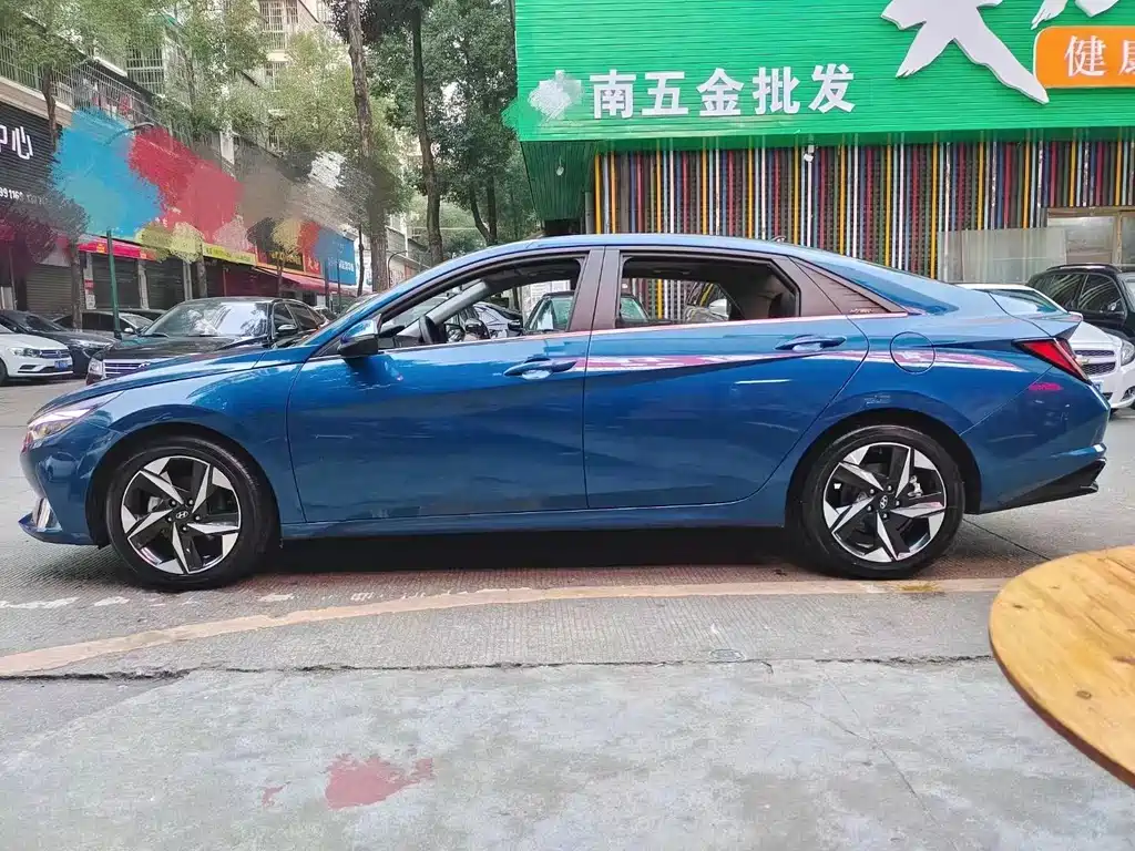 Hyundai Elantra — миниатюра 6