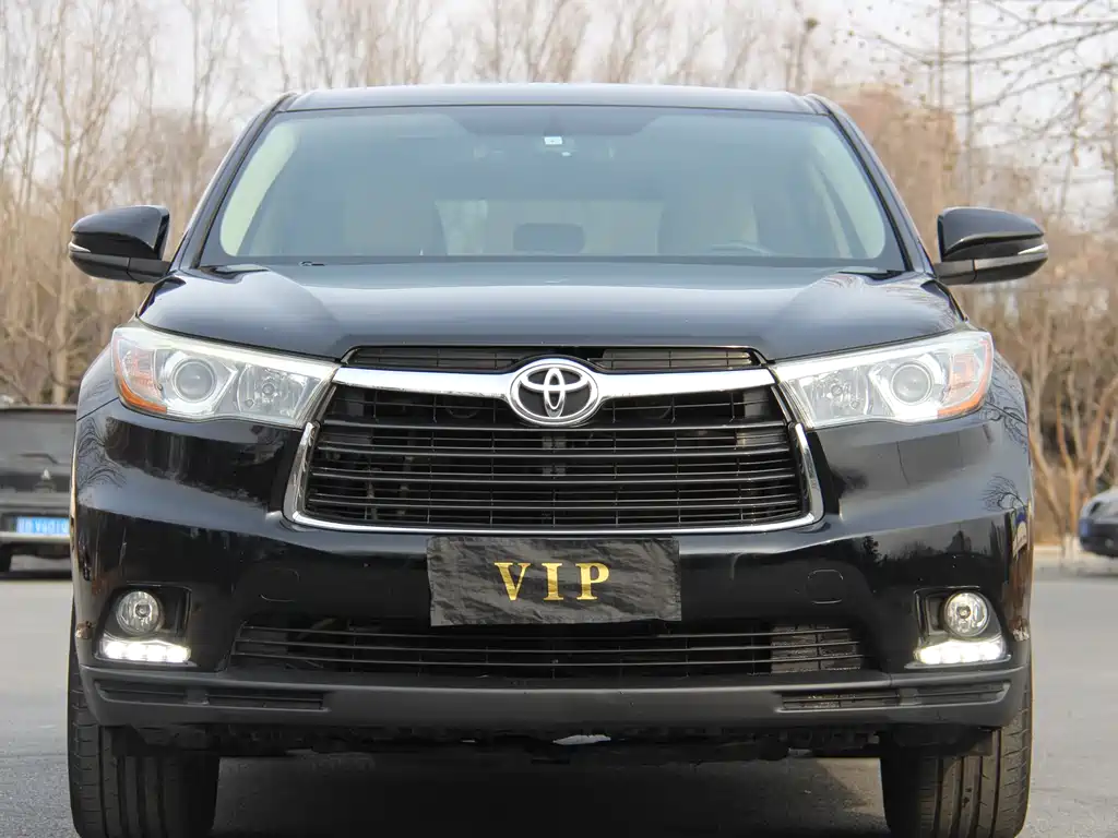 TOYOTA HIGHLANDER