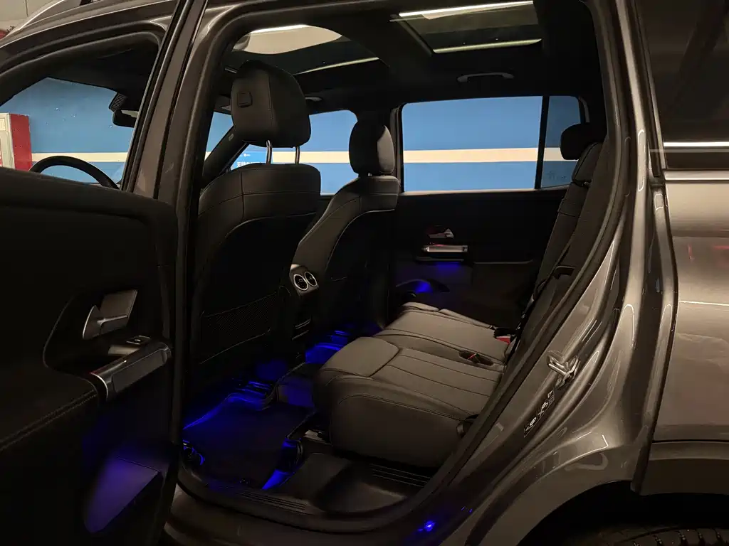 Mercedes-Benz GLB — миниатюра 10