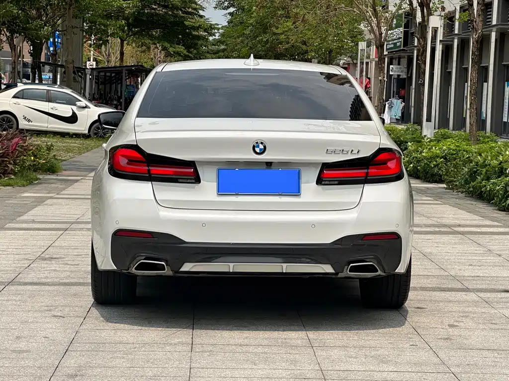 BMW 5 Series 5 2022 525Li M Sport