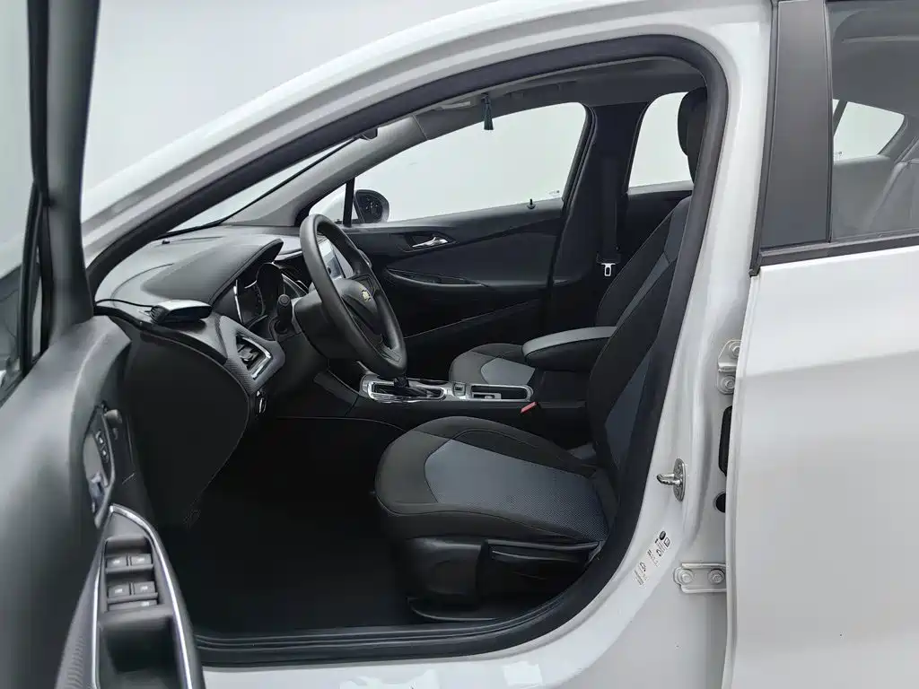 Chevrolet Cruze — миниатюра 10