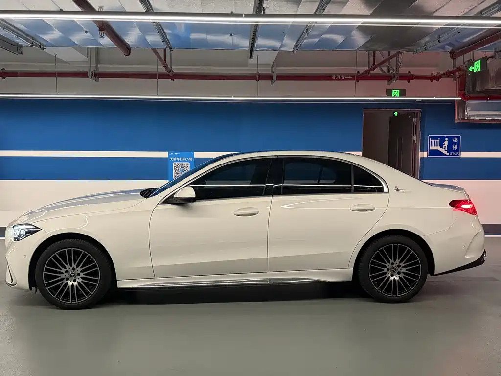 Mercedes-Benz C-Class — миниатюра 7