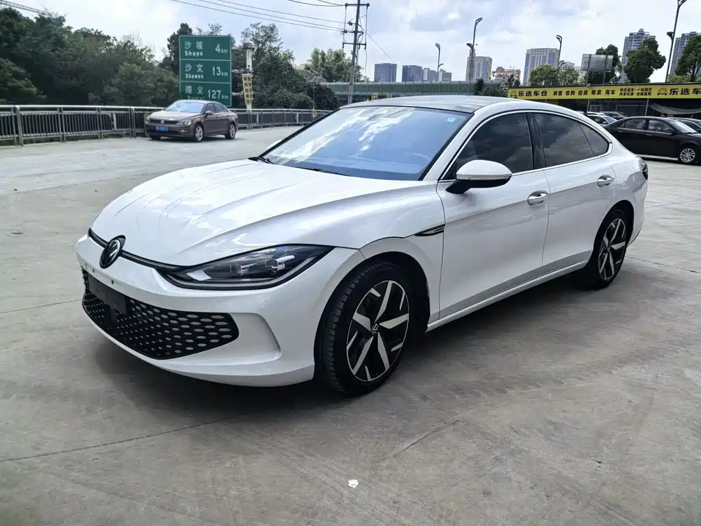 Купить Volkswagen Lamando