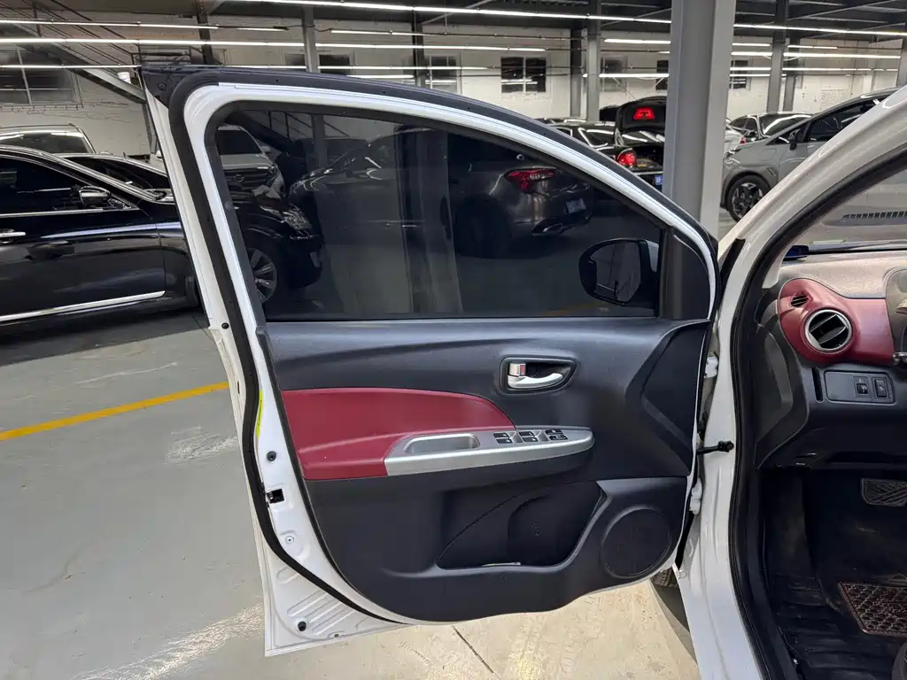 Changan EV — миниатюра 9