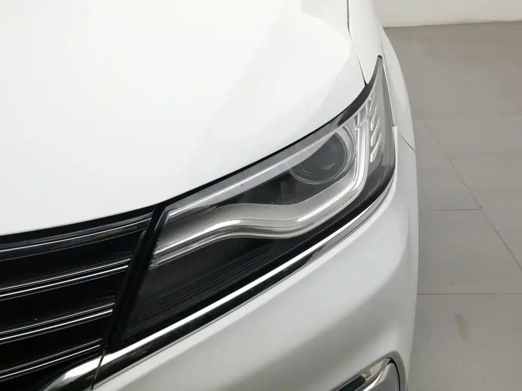 Roewe RX5 — миниатюра 7