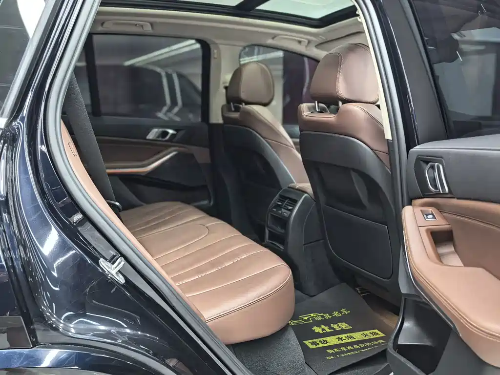 BMW X5 (Import) — миниатюра 13