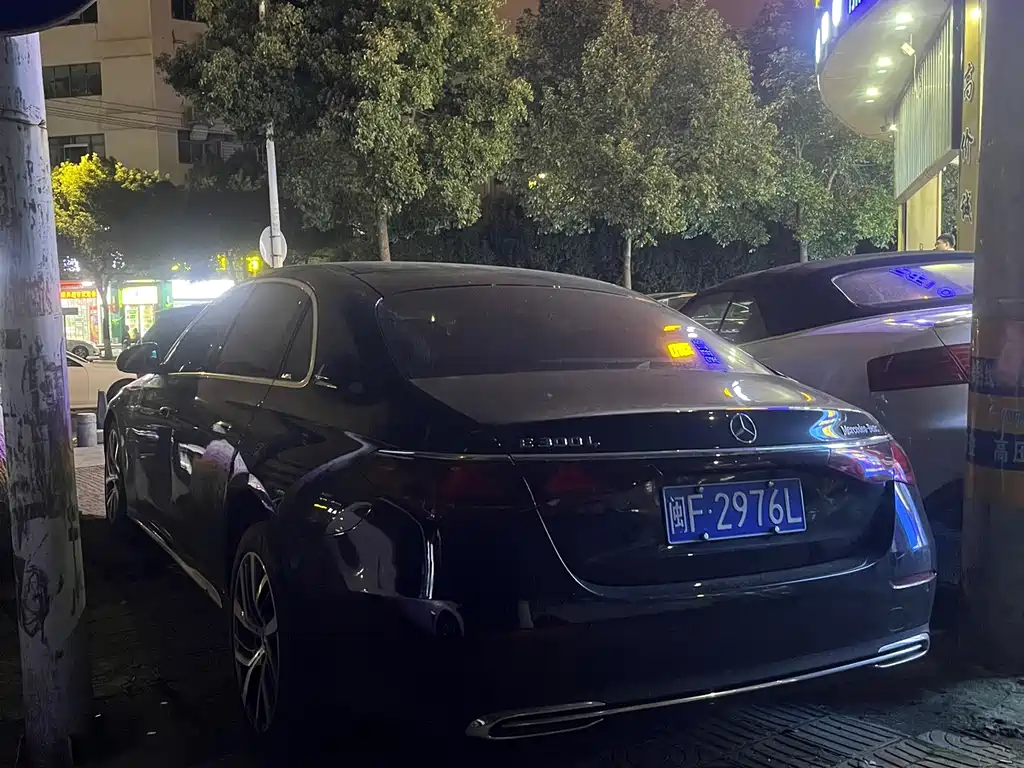 MERCEDES-BENZ E CLASS