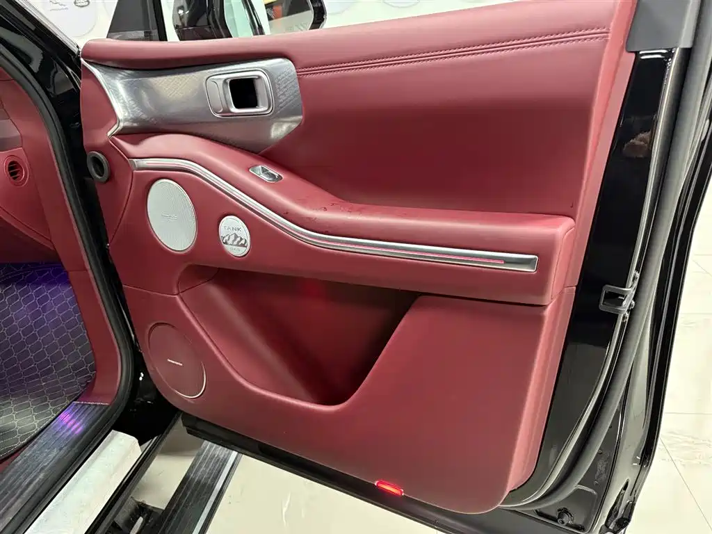 TANK TANK 700 NEW ENERGY