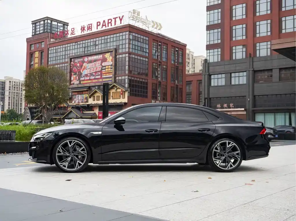 Audi A7L — миниатюра 4