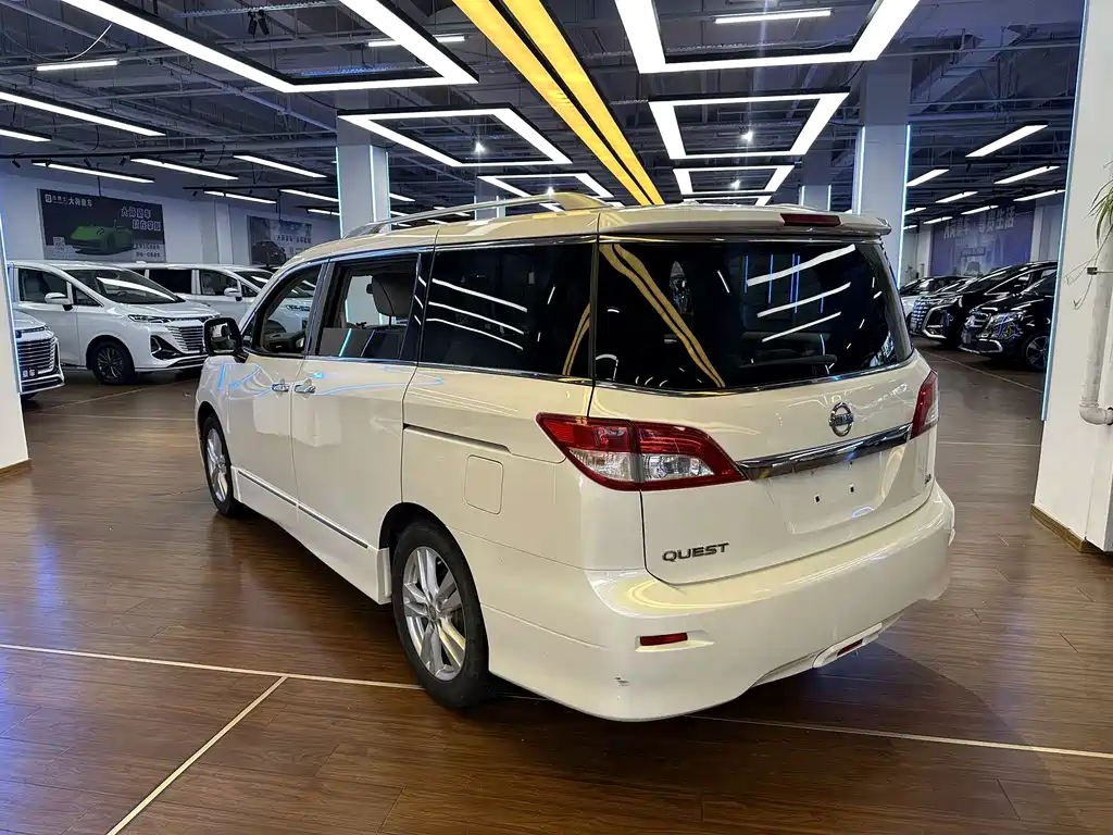 Nissan Quest — миниатюра 7