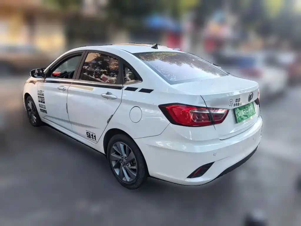 Changan Eado DT — миниатюра 4