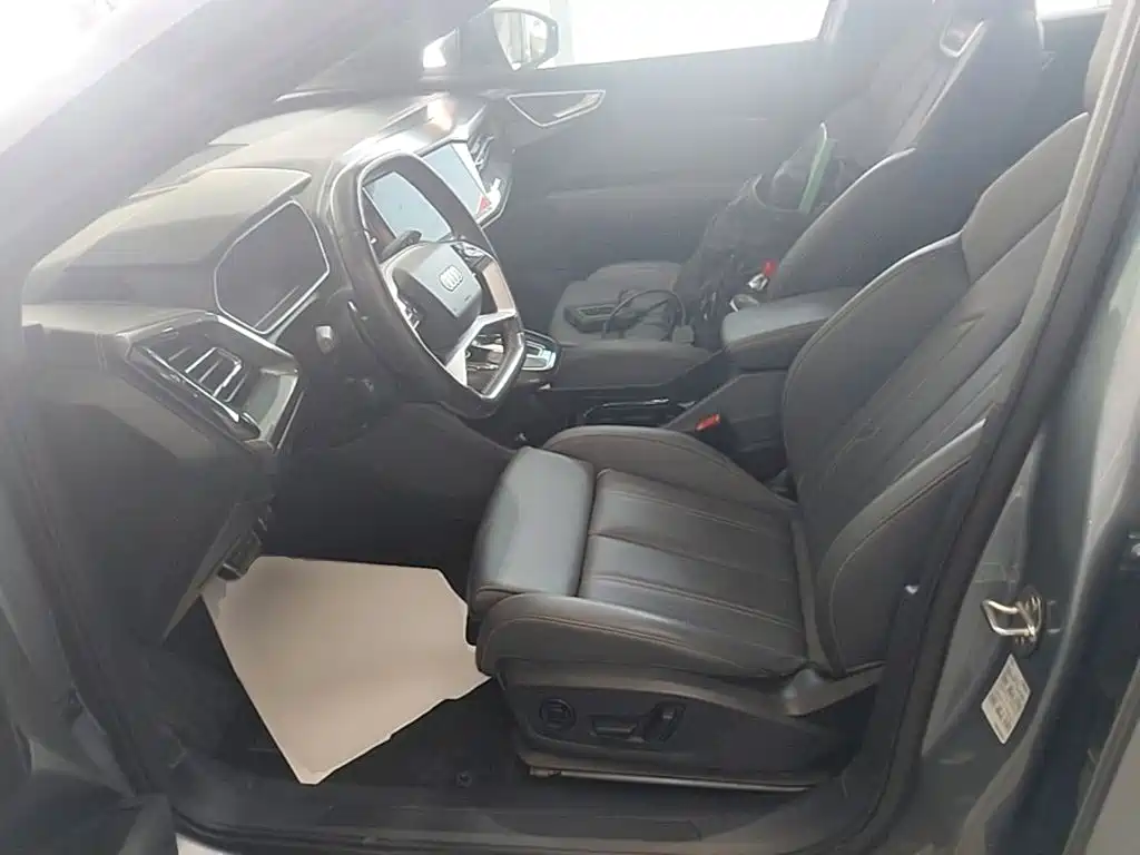 Audi Q4 e-tron — миниатюра 15