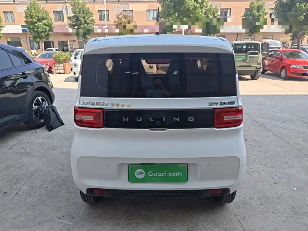 Wuling MINIEV — миниатюра 6