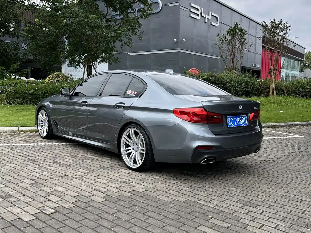 BMW 5 Series (Import) — миниатюра 7