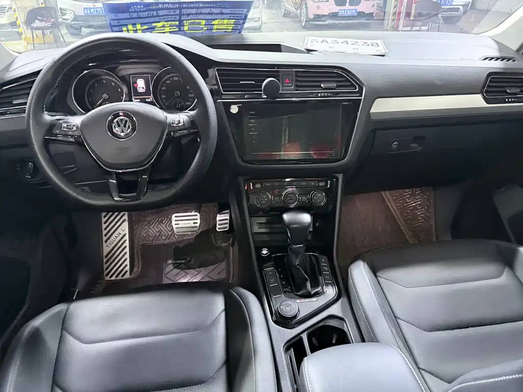 Volkswagen Tiguan L — миниатюра 13