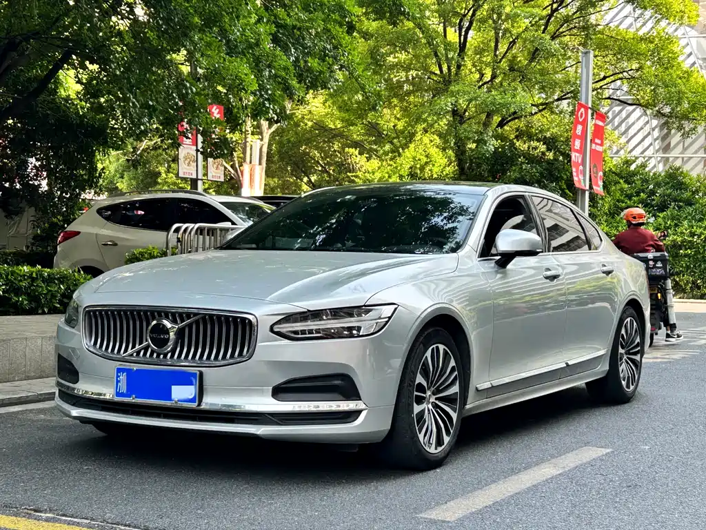 Volvo S90 2023