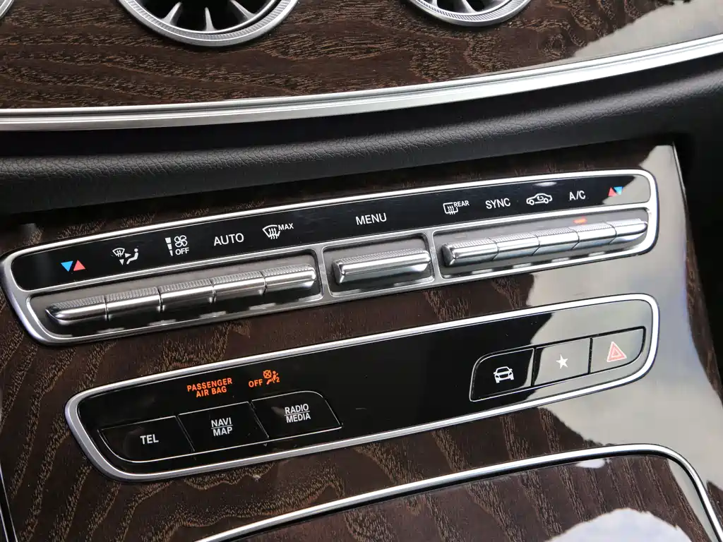 Mercedes-Benz E-Class (Import) — миниатюра 8