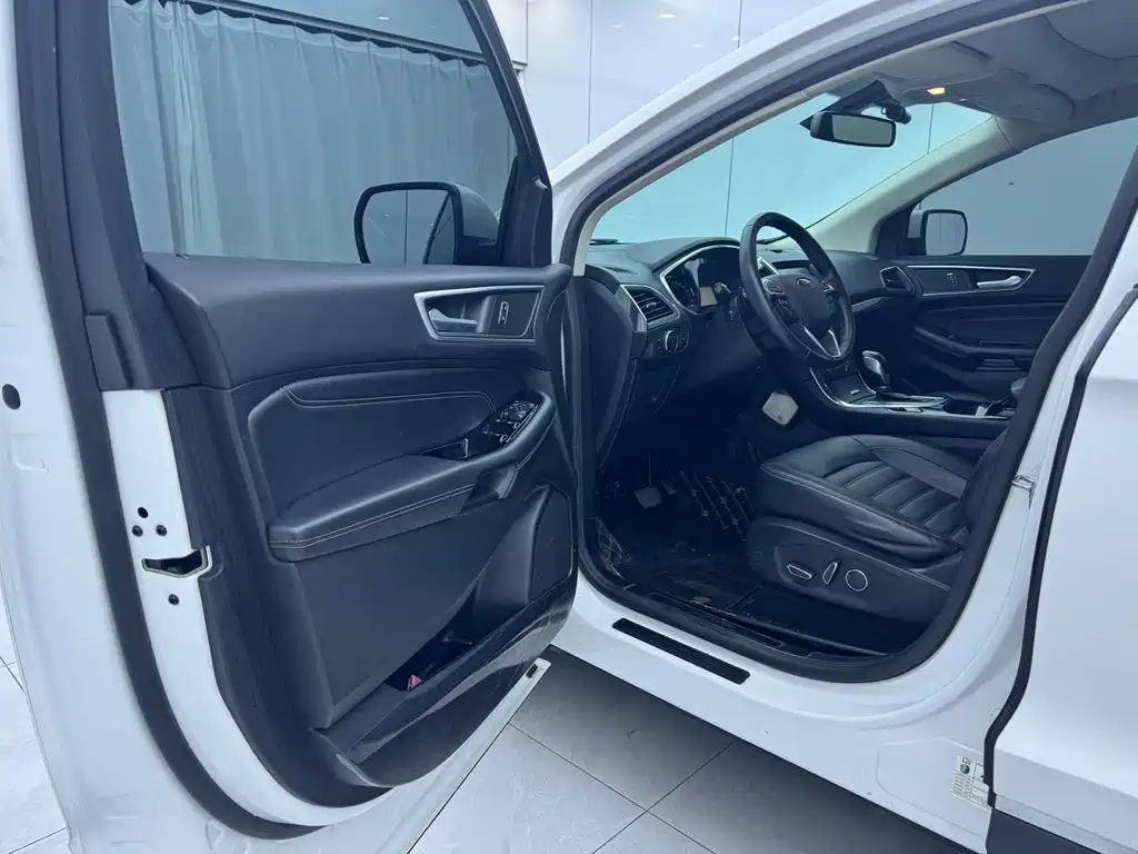 Ford Edge — миниатюра 8