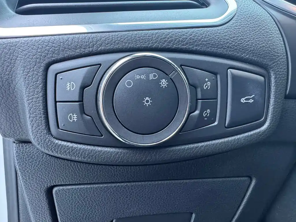 Ford Edge — миниатюра 7