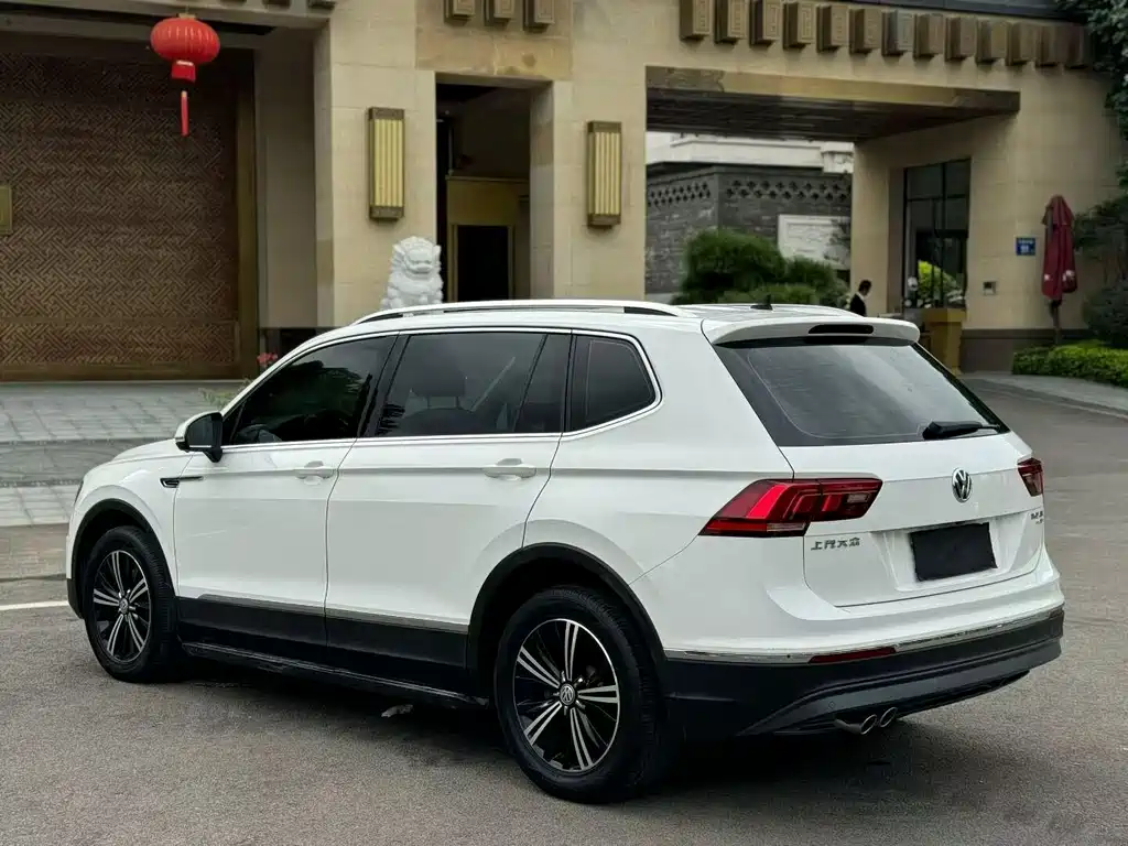Volkswagen Tiguan L — миниатюра 9