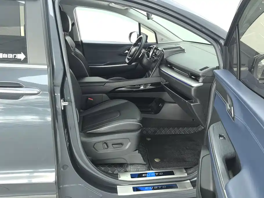 Hyundai Custo — миниатюра 8