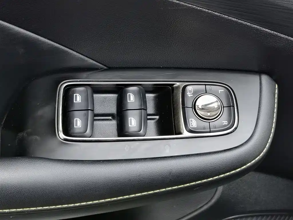 Roewe RX5 — фотографии объявления, Фото 10