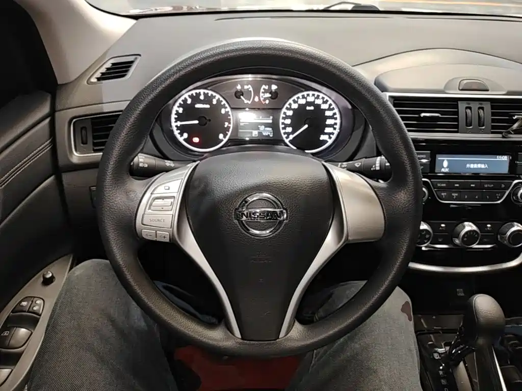 Nissan Tiida — миниатюра 11
