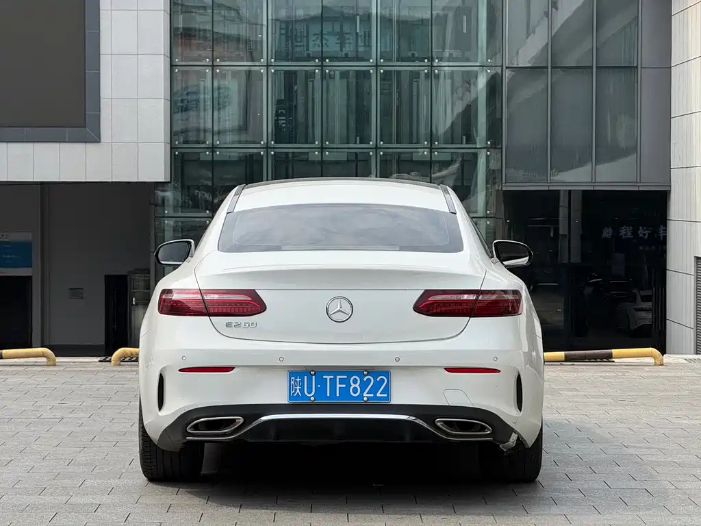 Mercedes-Benz E-Class (Import) — миниатюра 6