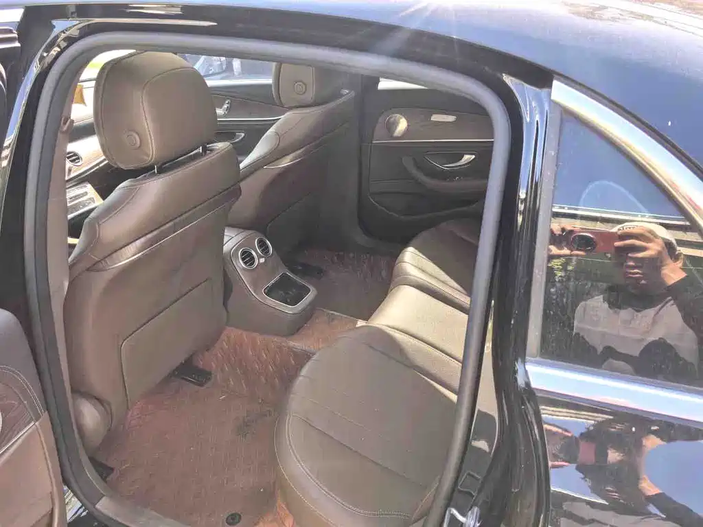 Mercedes-Benz E-Class — миниатюра 6