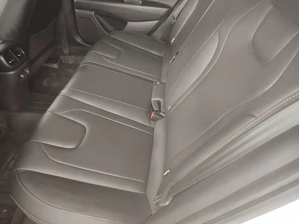 Hyundai Elantra — миниатюра 17