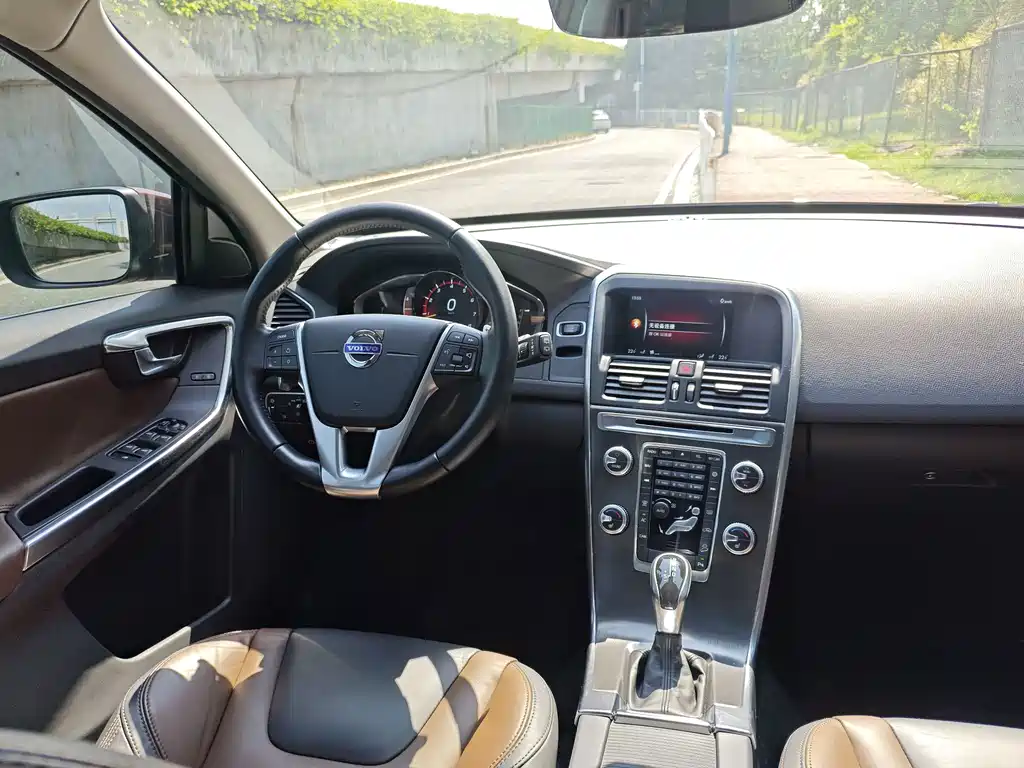 Volvo XC60 (Import) — миниатюра 9