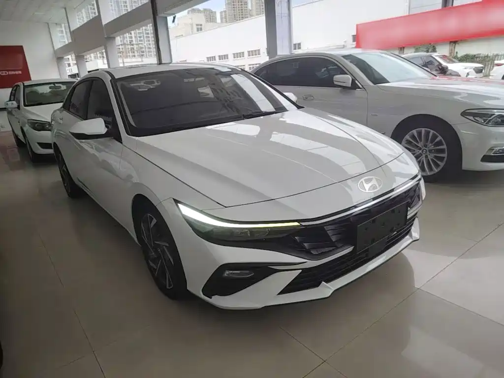 Hyundai Elantra — миниатюра 4