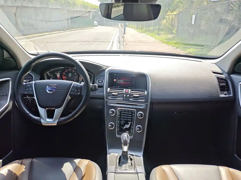 Volvo XC60 (Import) — миниатюра 11