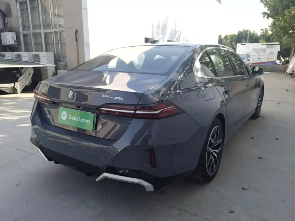 BMW i5 — миниатюра 7