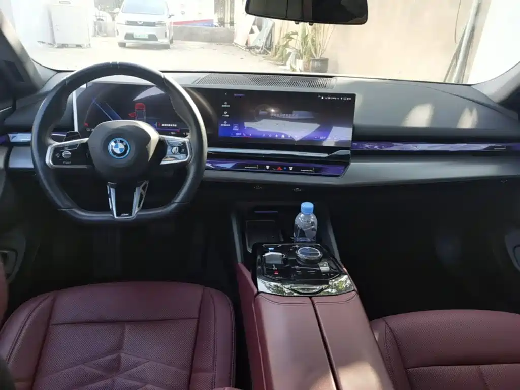 BMW i5 — миниатюра 10