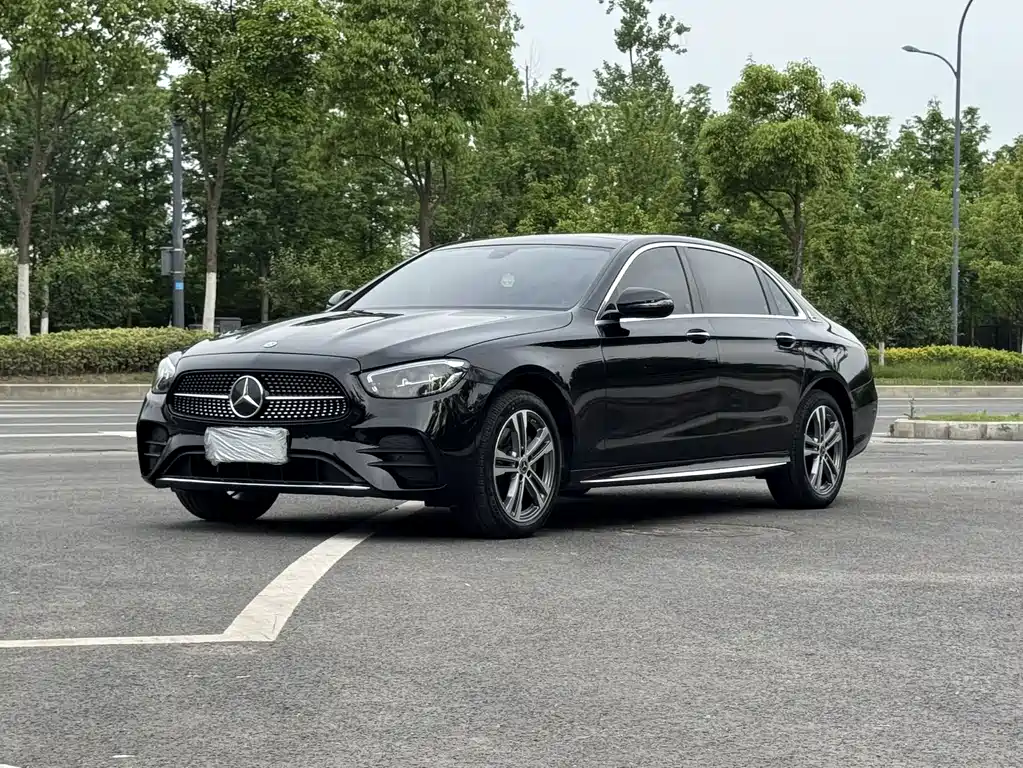 Mercedes-Benz E-Class 2022