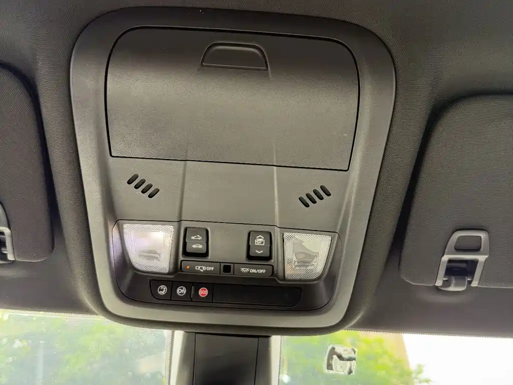 Cadillac XT6 — миниатюра 18