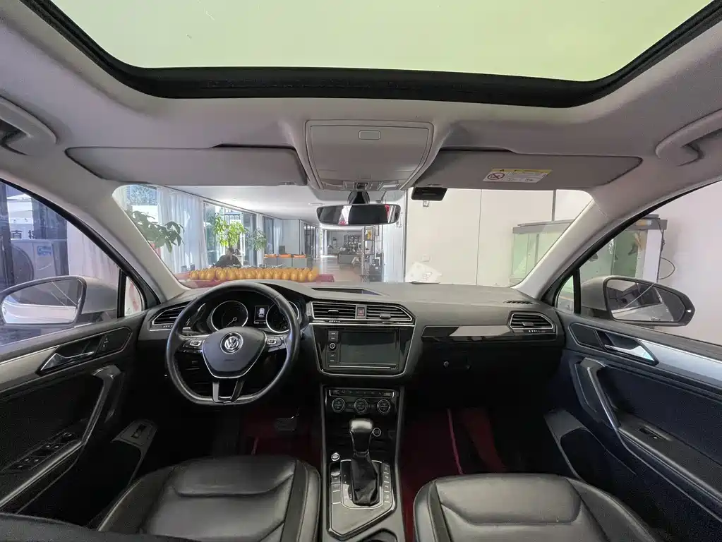 Volkswagen Tiguan L — миниатюра 12