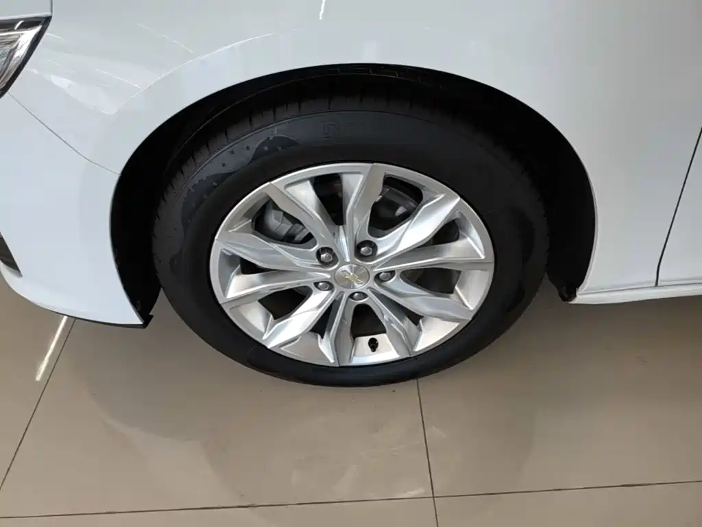 Chevrolet Malibu XL — миниатюра 23