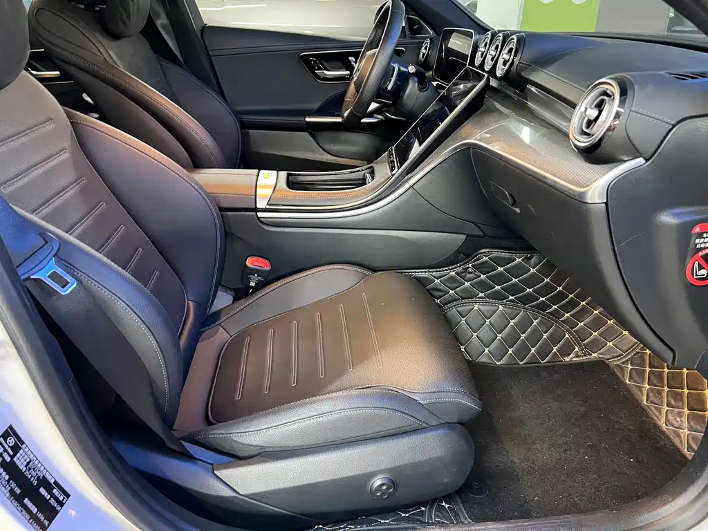 Mercedes-Benz C-Class — миниатюра 12