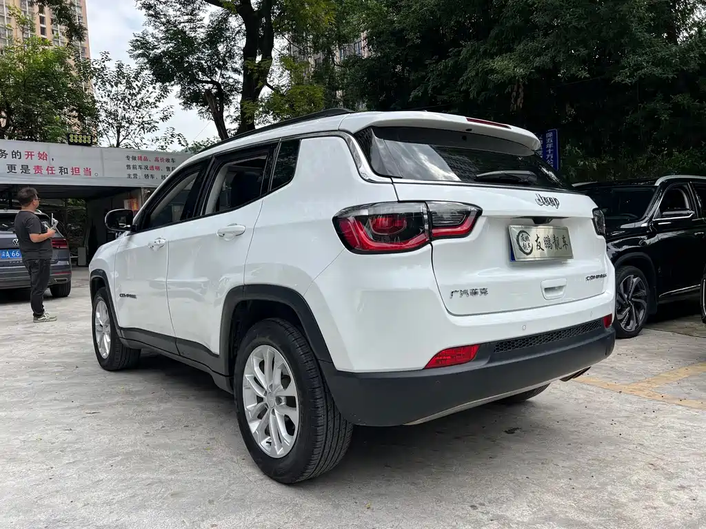 Jeep Compass — миниатюра 17