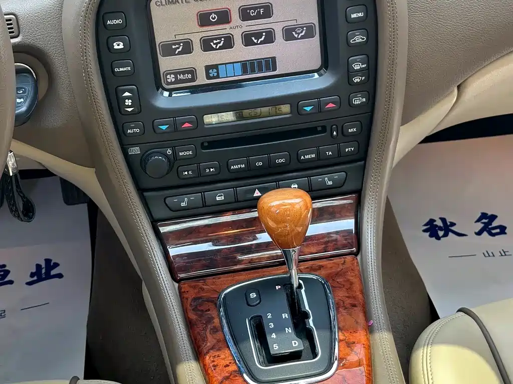 Jaguar S-TYPE — миниатюра 20